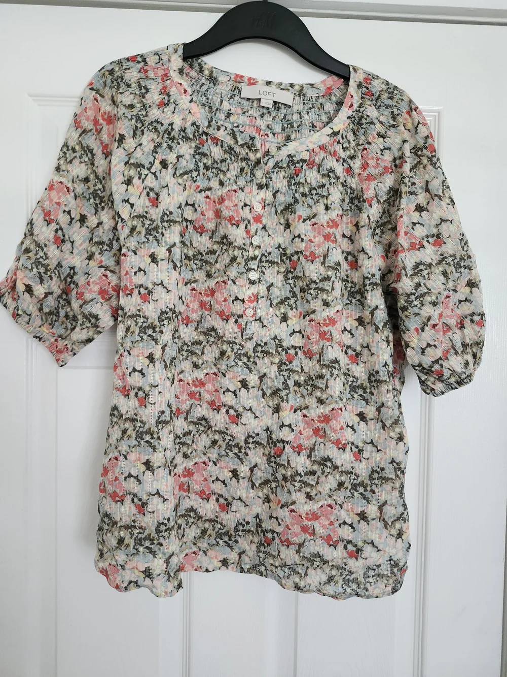 NWT LOFT Floral Button-Front Puff Sleeve Top — Pink, Green, Cream